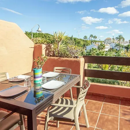 Two-bedroom In إِستيبونا